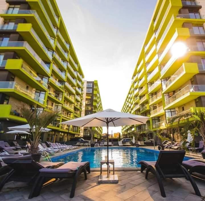 Iriny Apartment Spa&Pool By Alezzi Beach Resort Нэводари Экстерьер фото